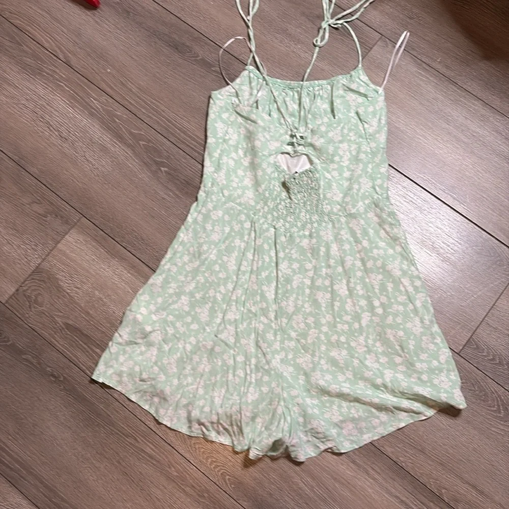 MM21 Streetwear society green floral romper with tie back and straps - Picture 4 of 7